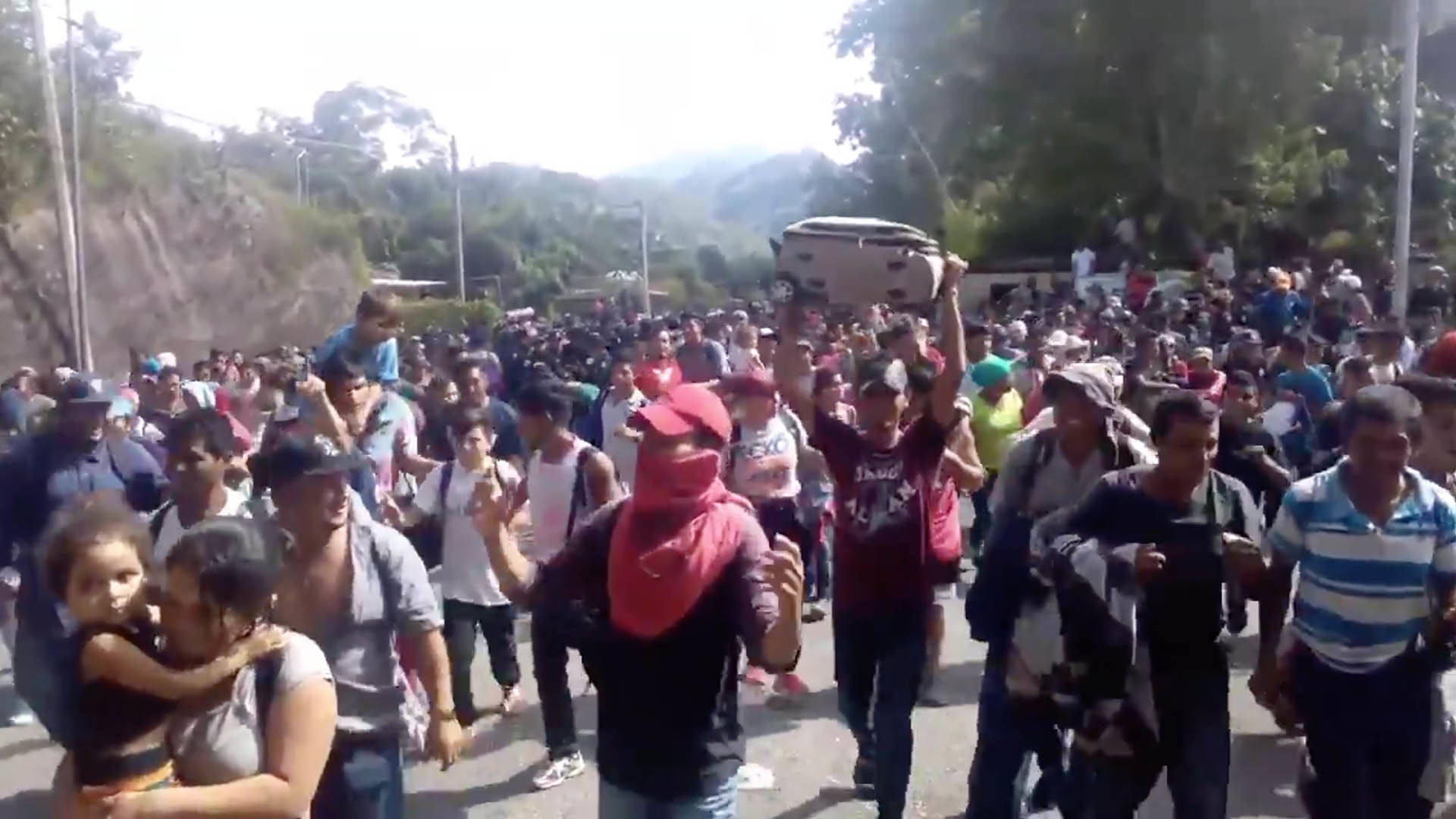 Trump Vows to Cut Aid to Honduras Over “Migrant March” Caravan